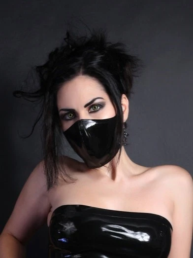 Latex mask with back zipper and open mouth